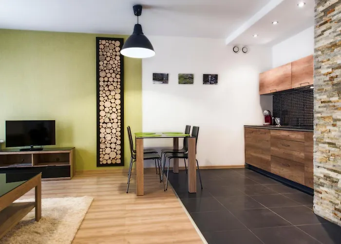 Daire Izery, Sun & Snow *