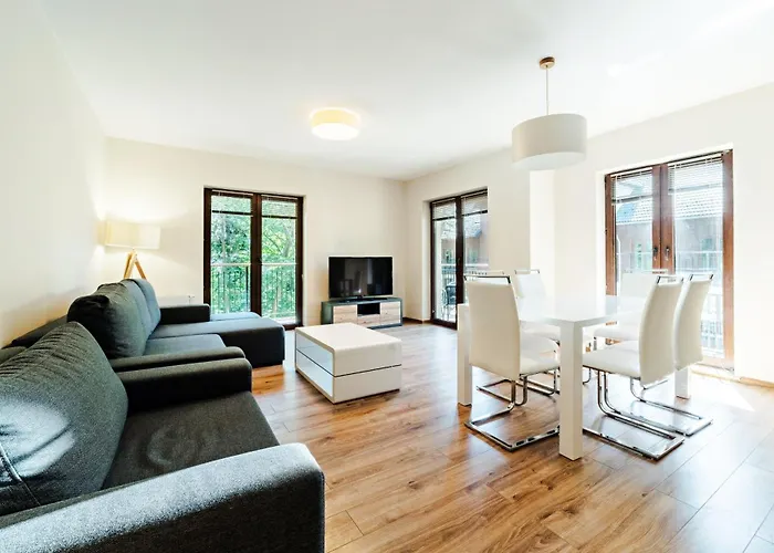 Daire Izery, Sun & Snow *