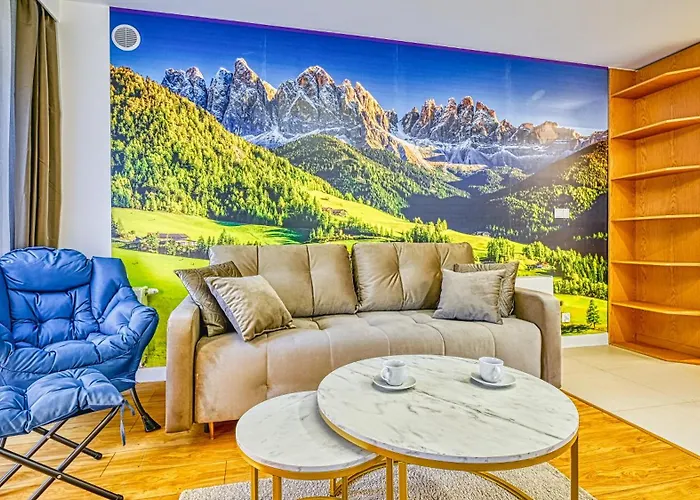 Daire Izery, Sun & Snow